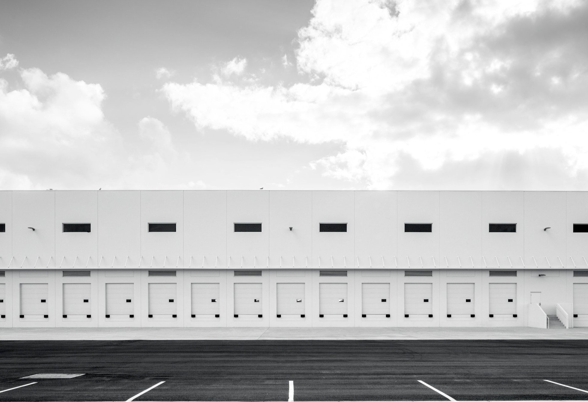 The Complete Guide to E-Commerce Logistics